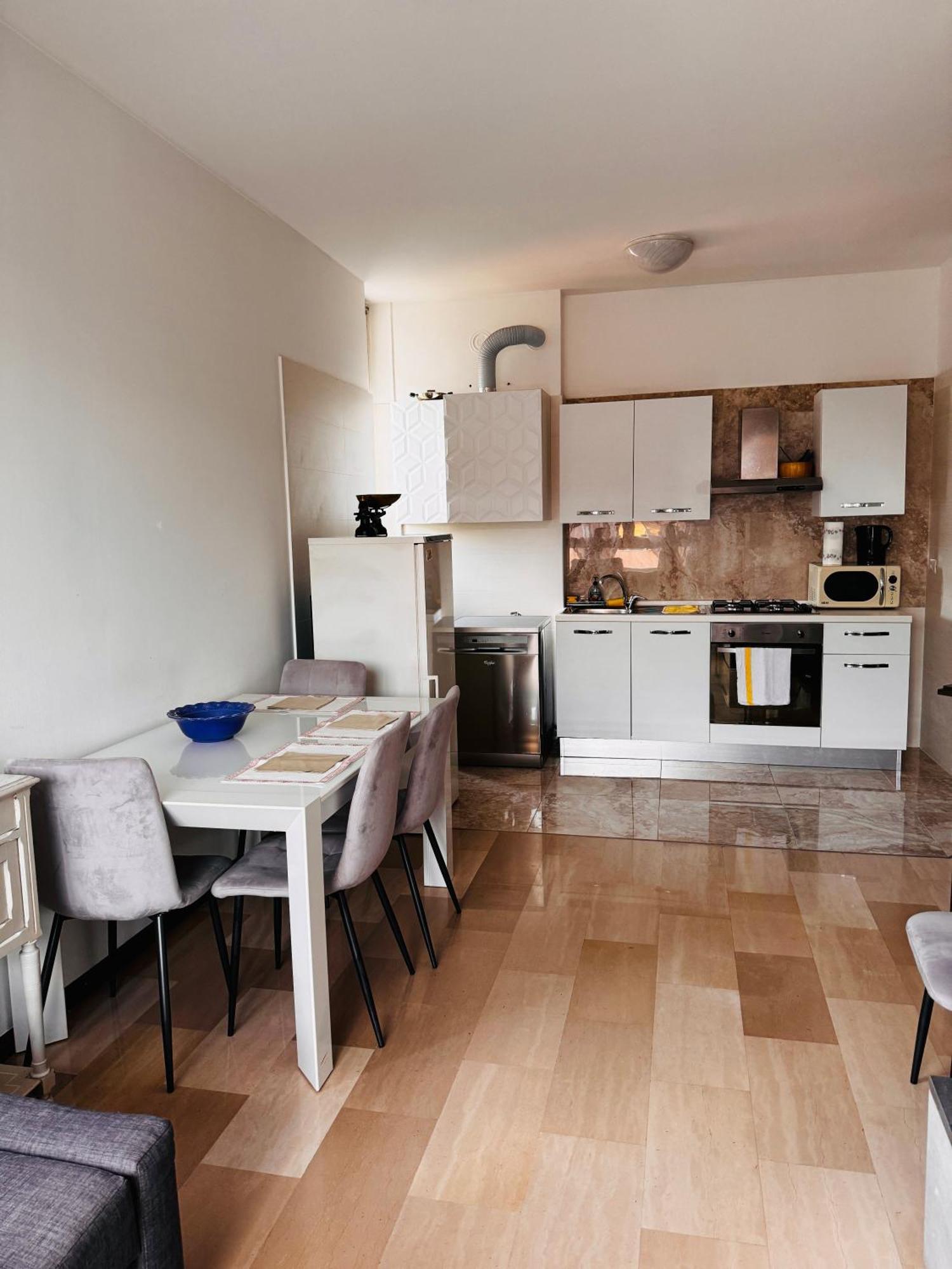 Lovely Apartment In ガッララーテ エクステリア 写真